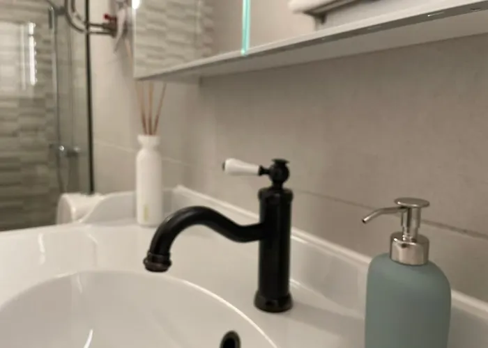 Apartament Cozy 2-room - Self Check-in, Free Parking