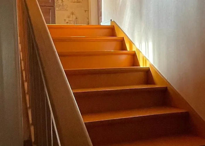 Cozy 2-room - Self Check-in, Free Parking Apartament